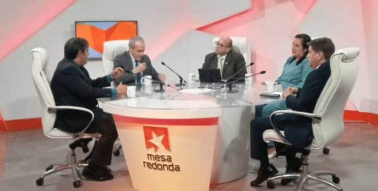 mesa redonda en cuba